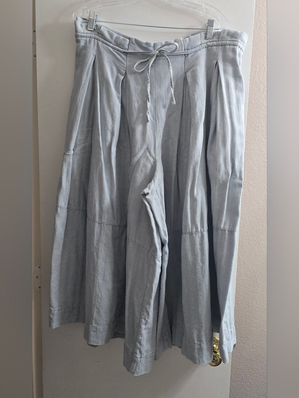 208 Oli & Hali Light Gray Tiered Cropped Wide-Leg Pants